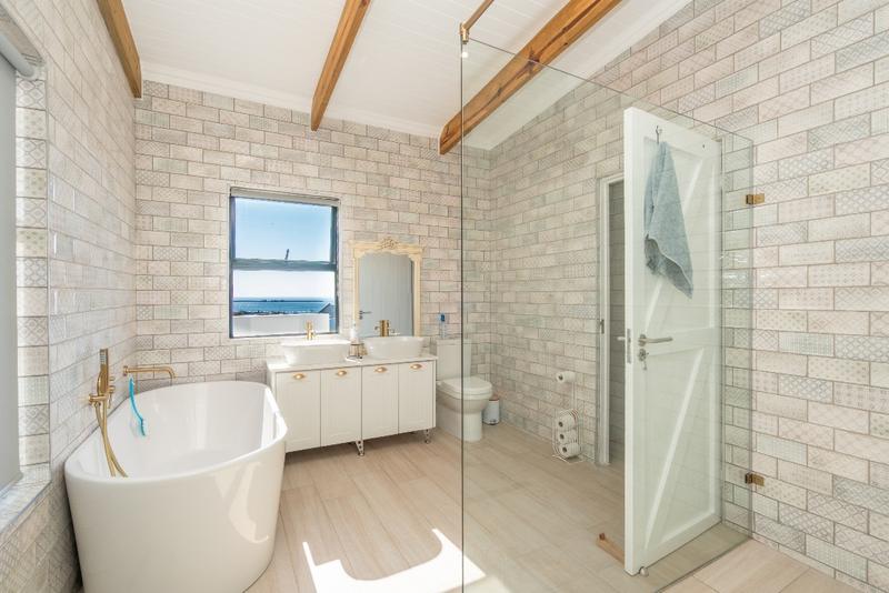 4 Bedroom Property for Sale in Sandy Point Western Cape